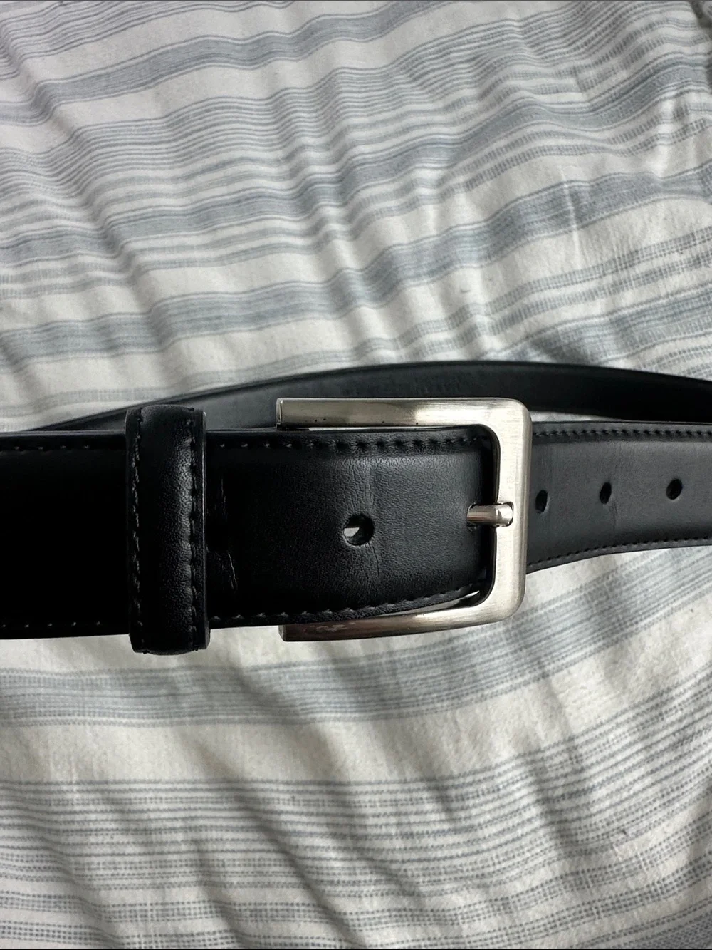 Men's Classic Black Leather Belt with Silver Buckle 46in waist - Picture 4 of 6